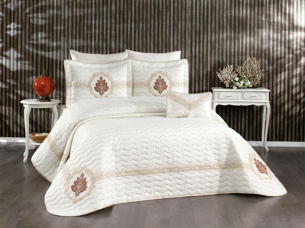 Gülnur Yatak Örtüsü