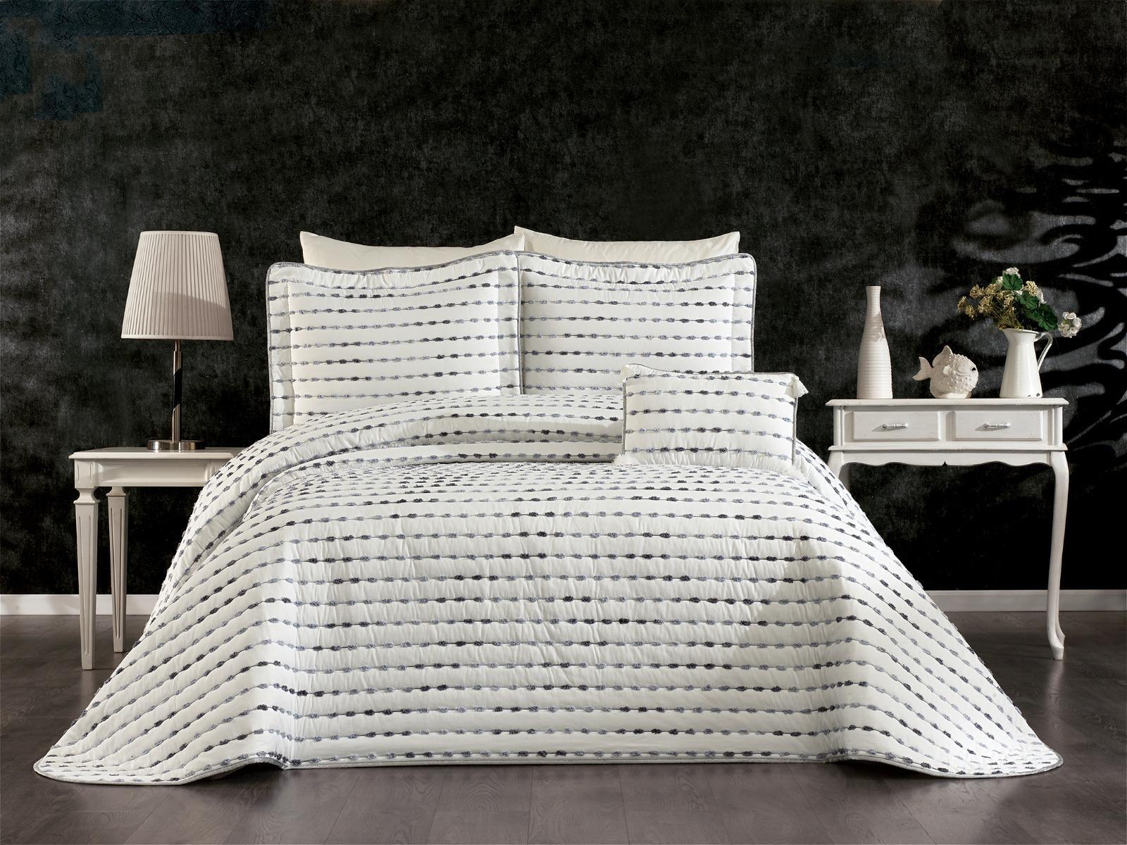 Latin Yatak Örtüsü