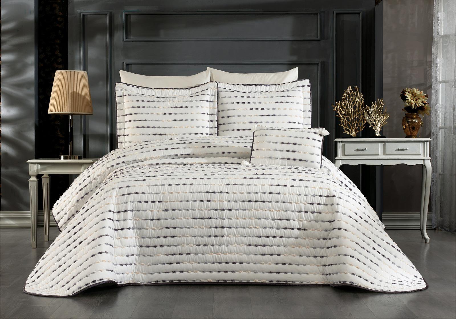 Latin Yatak Örtüsü